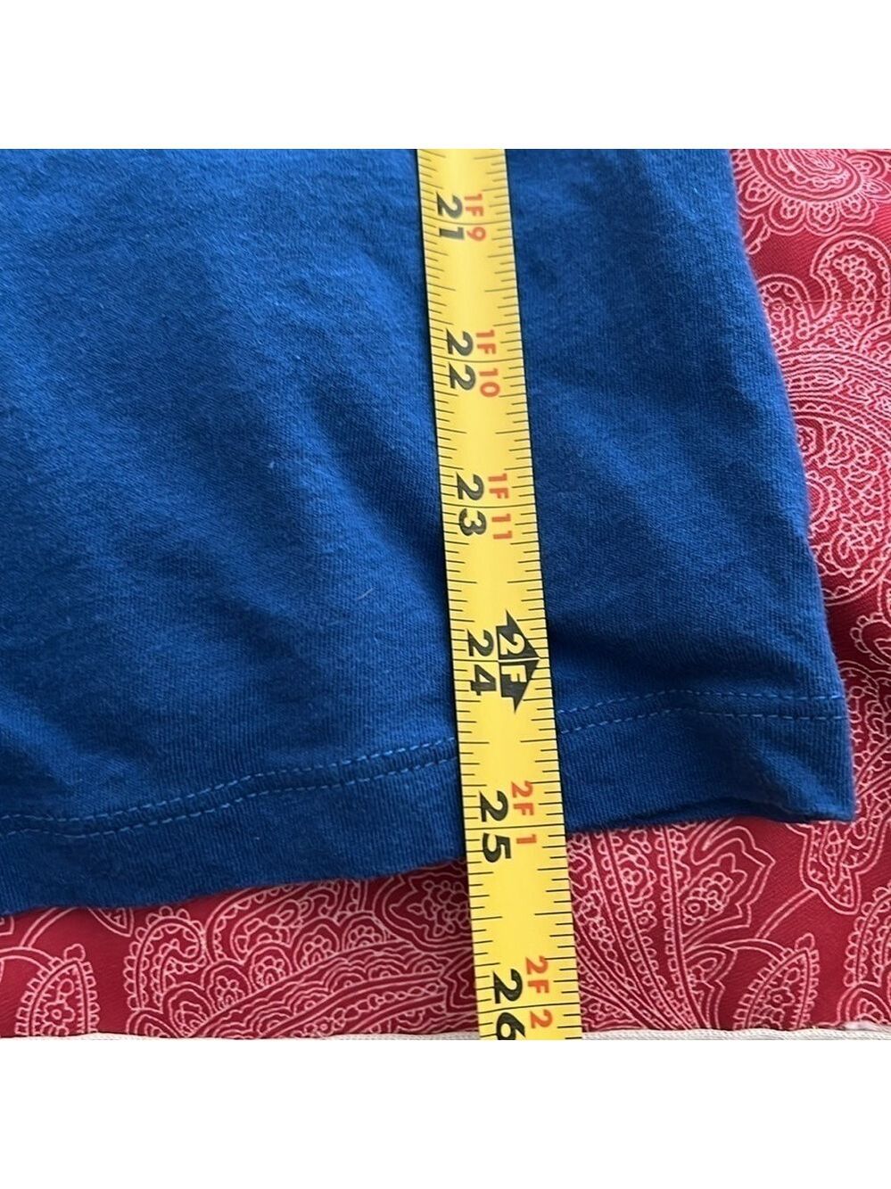 CHICAGO CUBS fan shirt. V-neck. Size medium. Excellent condition - Picture 8 of 8